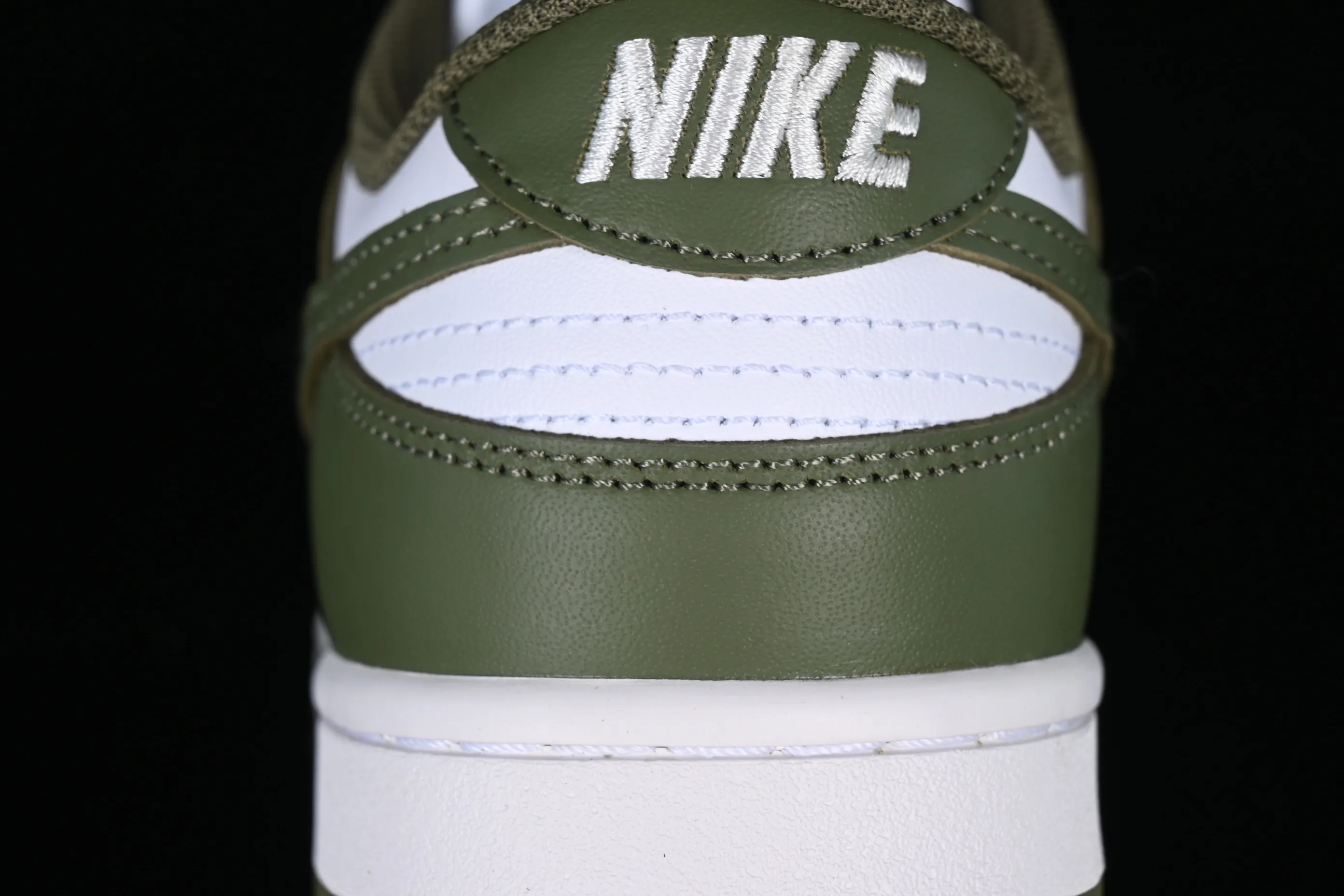 All categories Nk SB Dunk series Nk SB Dunk Low low-top sneakers J version Nk Dunk Low olive green SB smashed backboard fashion casual sneakers DD1503-120